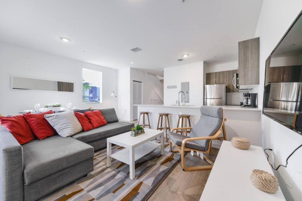 Villa Amazing Town House 15 Min From The Beach Wfree Parking à Miami Extérieur photo