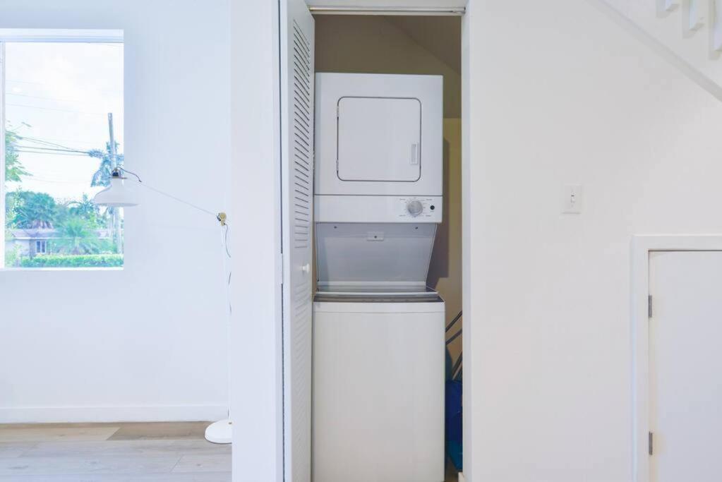 Villa Amazing Town House 15 Min From The Beach Wfree Parking à Miami Extérieur photo